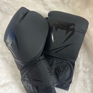 Venum impact hook and loop training boxing gloves 14oz  black